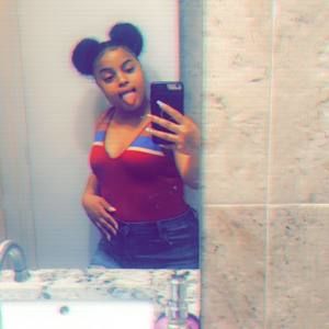 Meet your Posher, Loanny